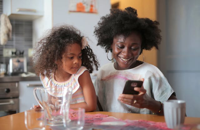 Balancing Technology Use For Children in Dubai